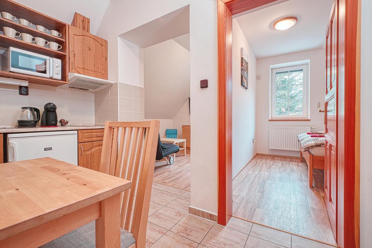 Apartments White - Hill Черни Дул Екстериор снимка