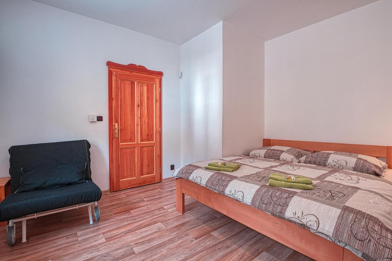 Apartments White - Hill Черни Дул Екстериор снимка