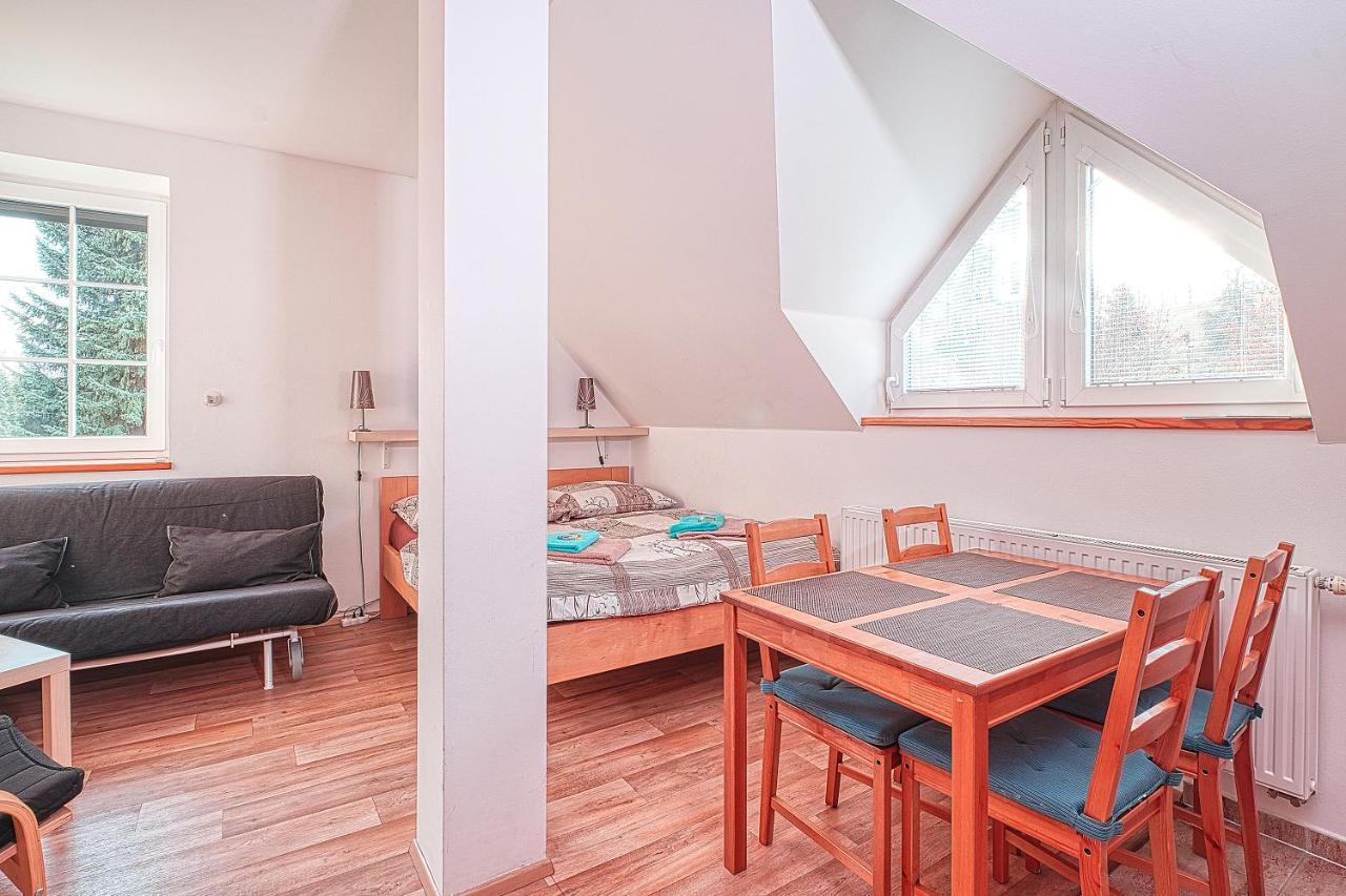 Apartments White - Hill Черни Дул Екстериор снимка