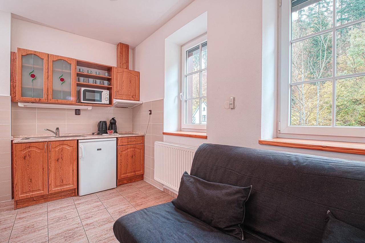 Apartments White - Hill Черни Дул Екстериор снимка
