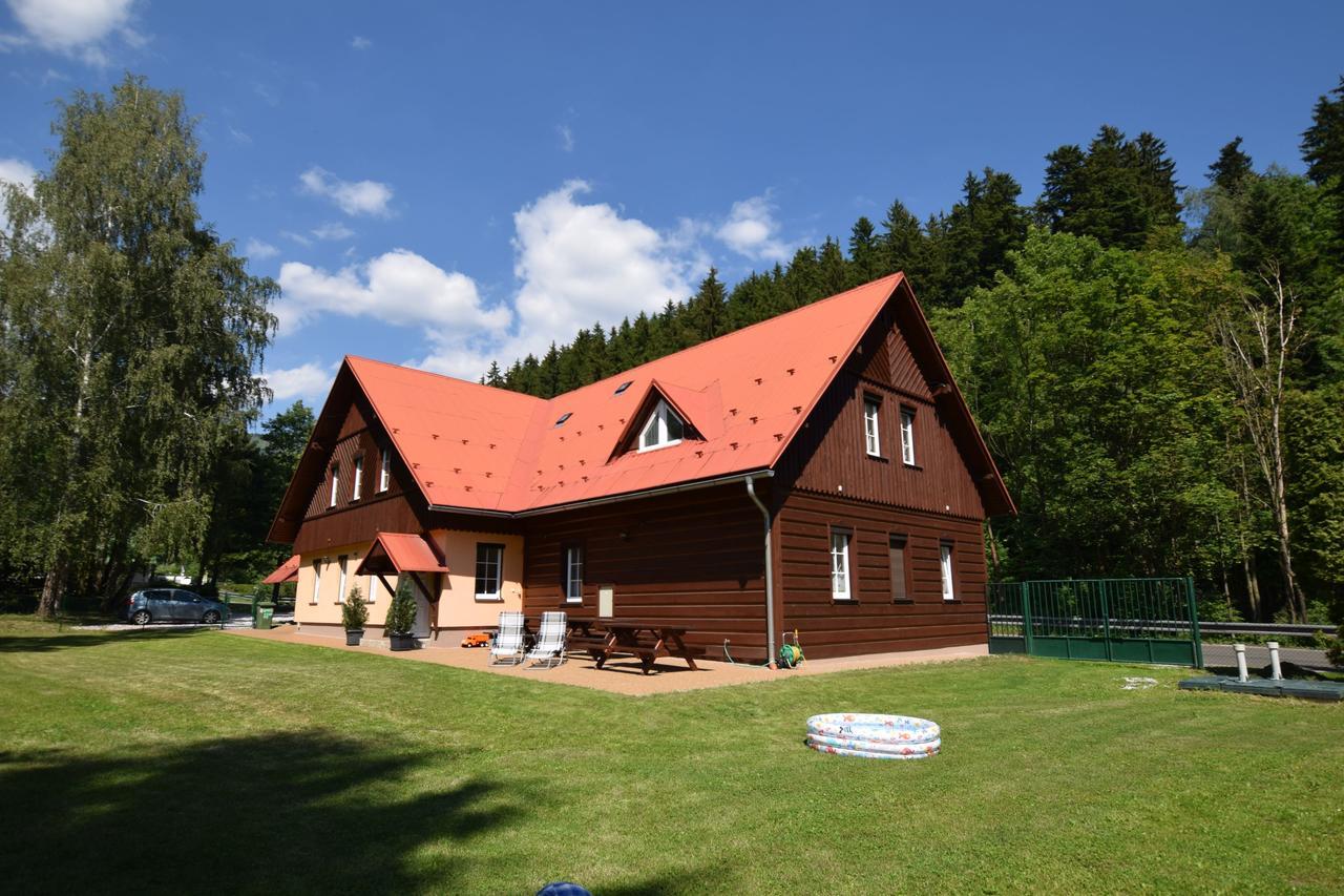 Apartments White - Hill Черни Дул Екстериор снимка